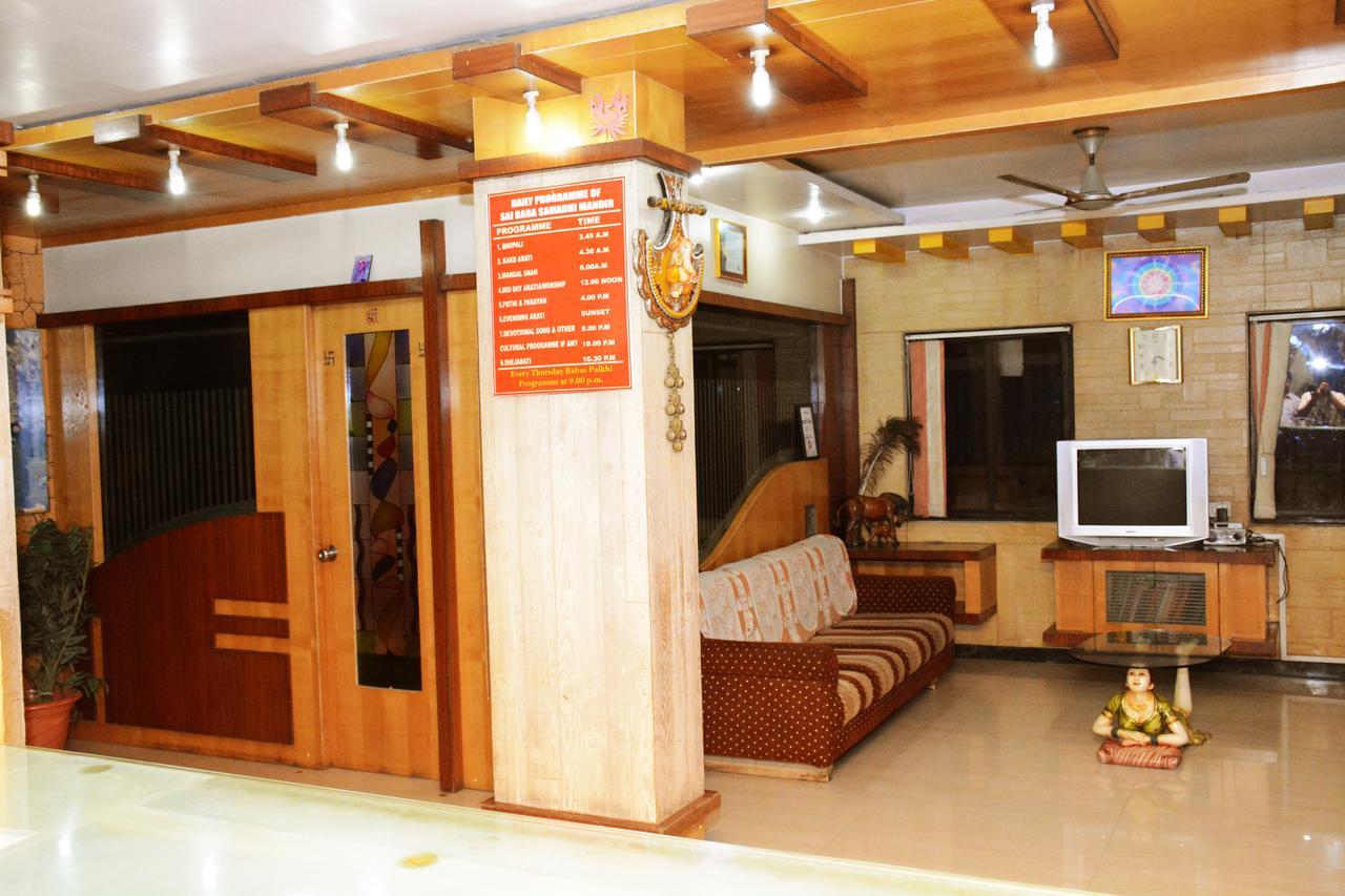 Hotel Sai Varsha Shirdi Buitenkant foto