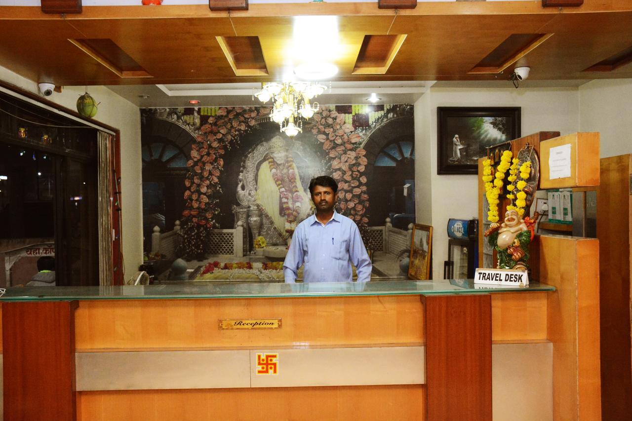 Hotel Sai Varsha Shirdi Buitenkant foto